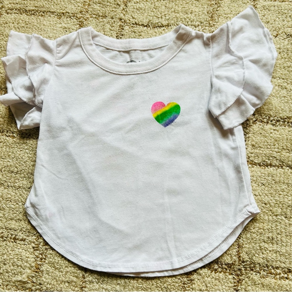Little girl heart t-shirt with fluttered sleeves